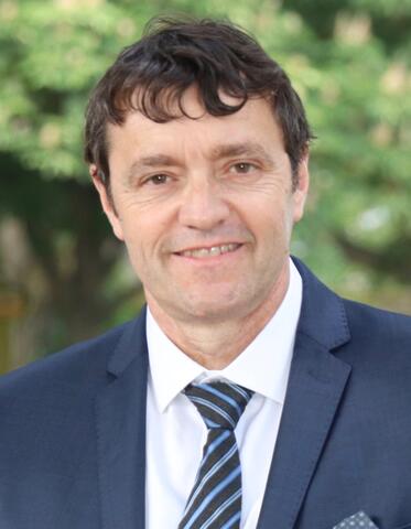 Gil Desmoulin Directeur adjoint et directeur des études Master Responsable du parcours de master service public et Professeur de droit public