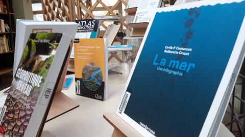 Différents livres sur le sujet exposés